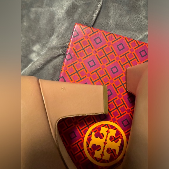 Blush Raleigh pump by Tory Burch - Picture 4 of 6